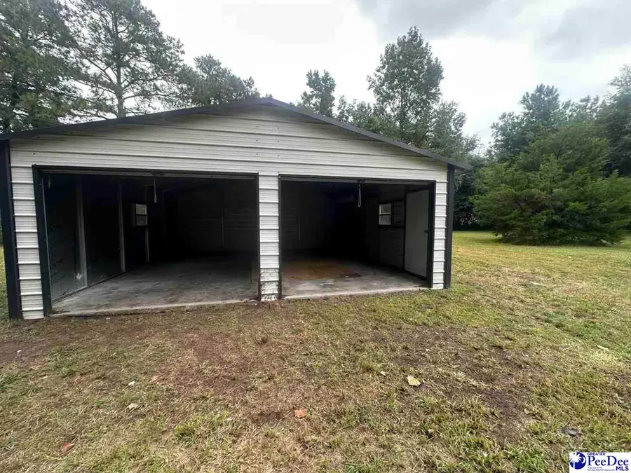 901 Franklin Dr, Pamplico, SC 29583 - Image #2