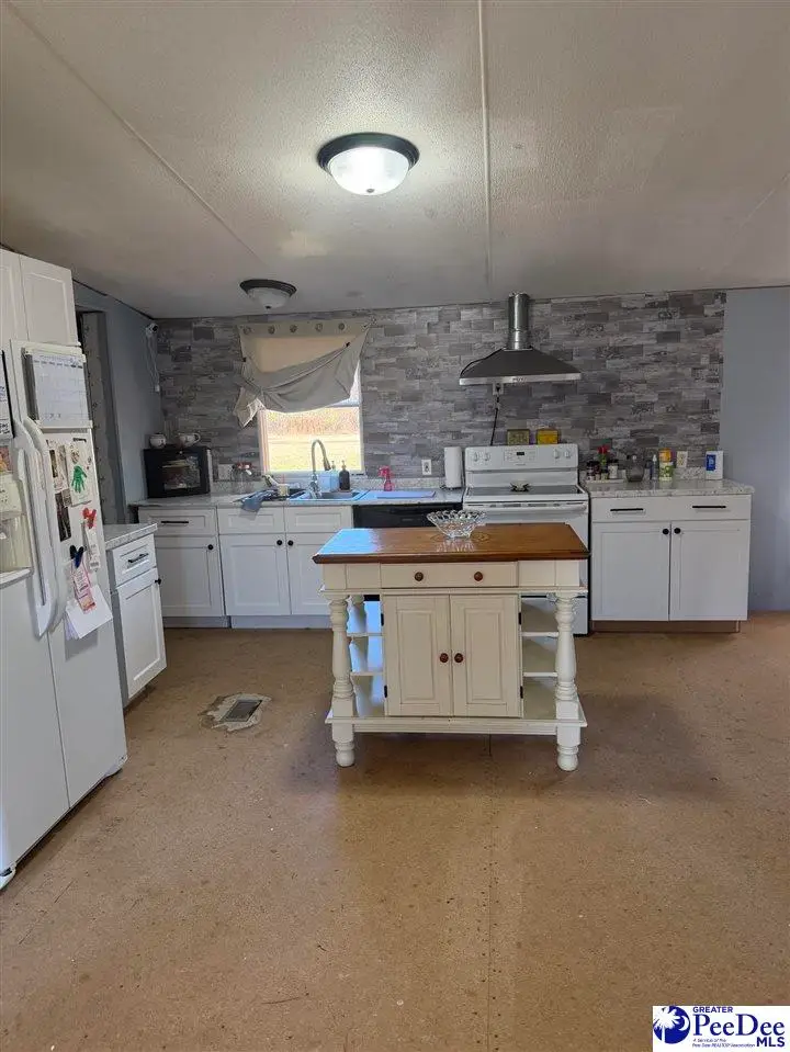 2729 Southern Aire Road, Timmonsville, SC 29161 - Image #1