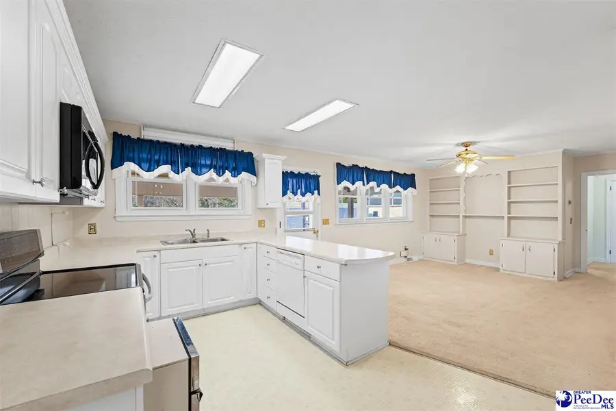 2302 Hoffmeyer Rd, Florence, SC 29501 - #3