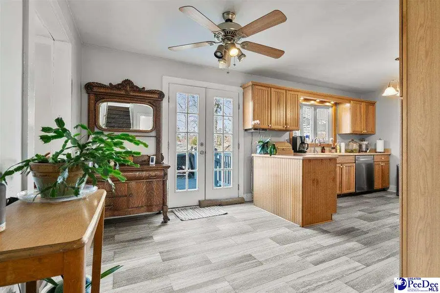 2001 Elanie Cir., Florence, SC 29505-3700 - #2