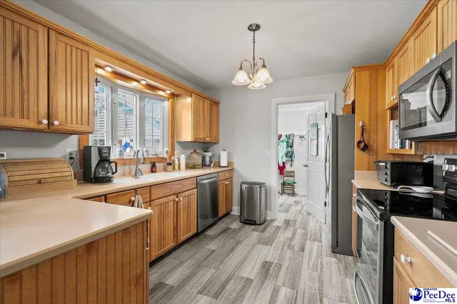 2001 Elanie Cir., Florence, SC 29505-3700 - #3