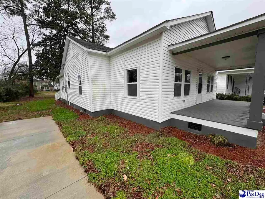 423 N Park St, Mullins, SC 29574 - #3