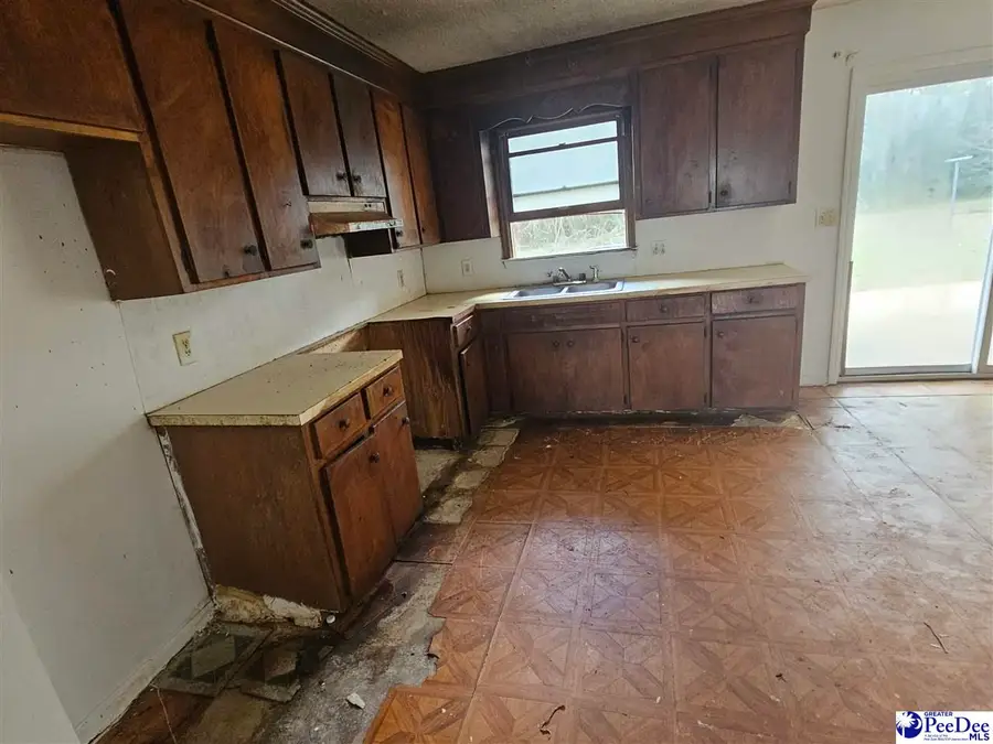 526 Cornelia Drive, Hartsville, SC 29550 - #3