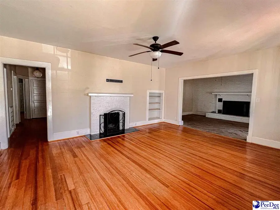 117 Cooper St, Kingstree, SC 29556 - #2