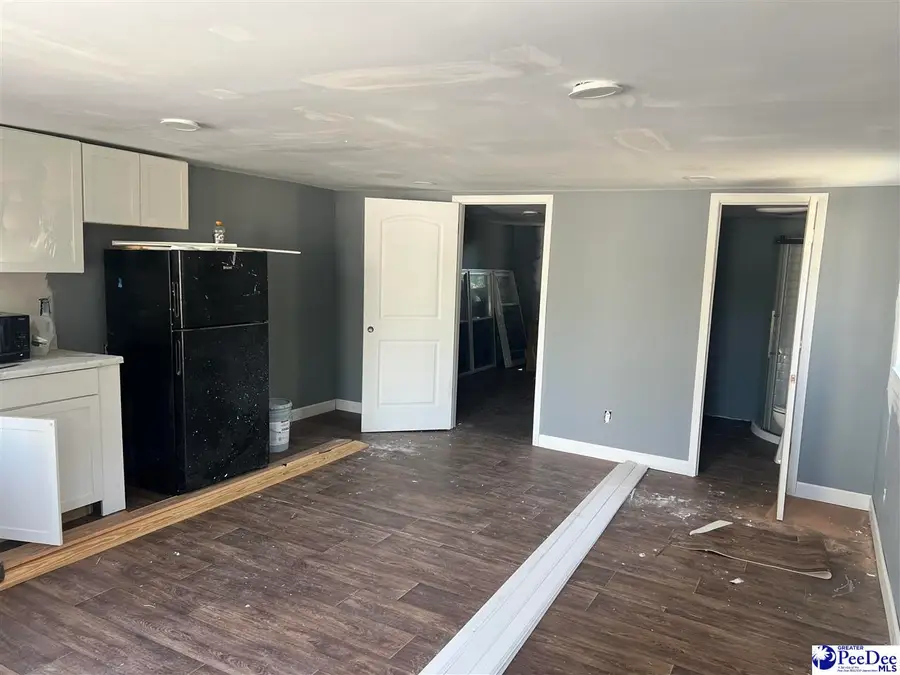 403 Chestnut St, Darlington, SC 29532 - #3