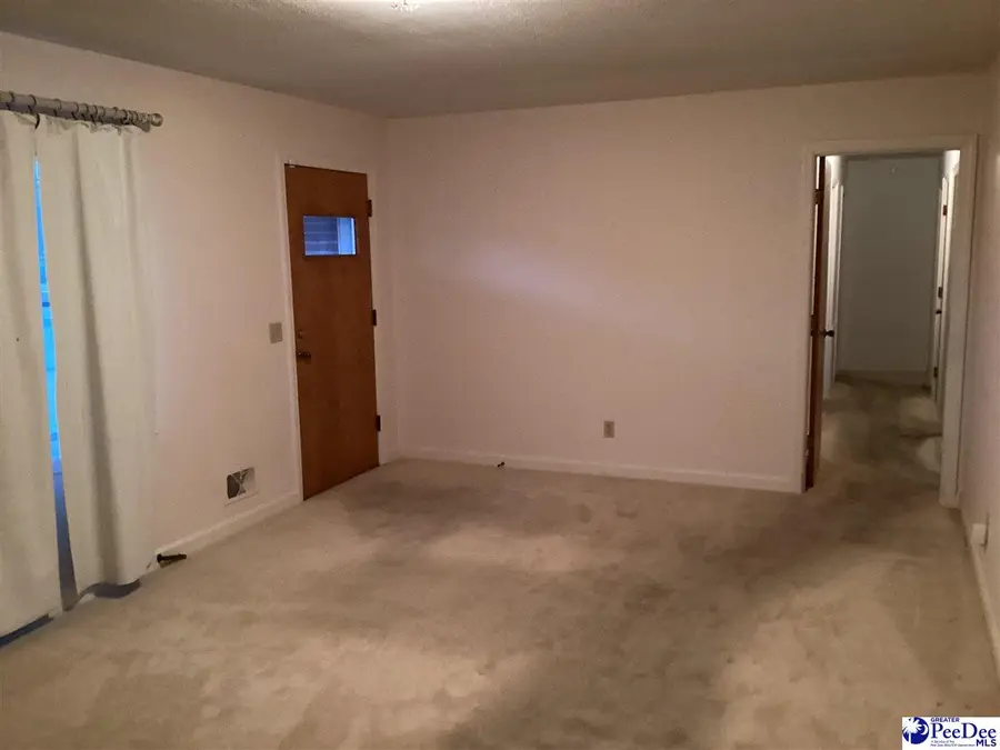 429 S Wallace Rd, Florence, SC 29506 - #2