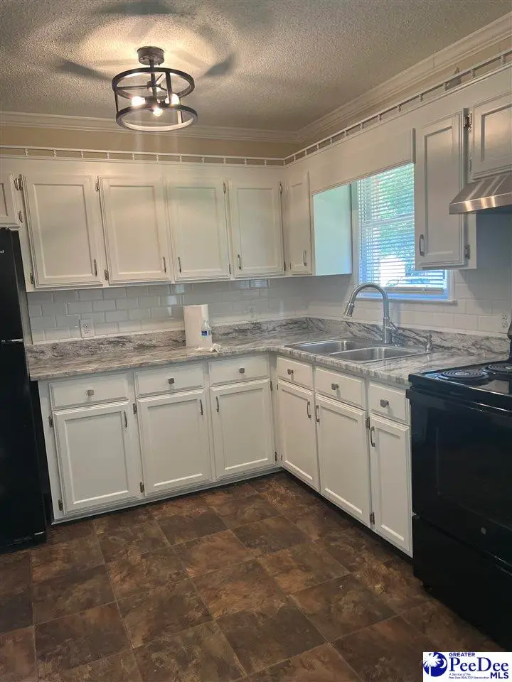 811 E Scarlett Ln, Florence, SC 29505 - #3