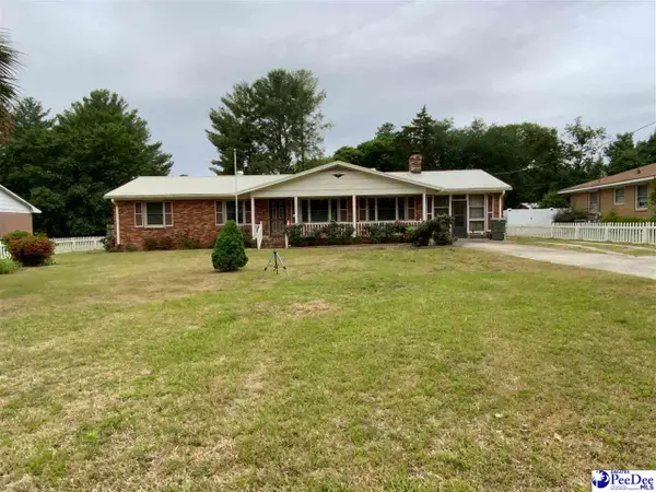 611 Crestview Dr, Bennettsville, SC 29512-2122