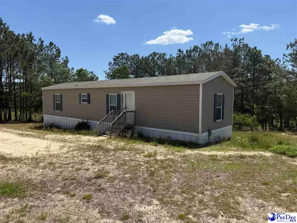 2640 Old Wire Rd West, Wallace, SC 29596