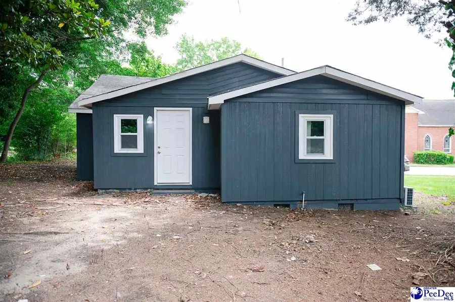142 W Laurens Ave, Hartsville, SC 29550 - #3