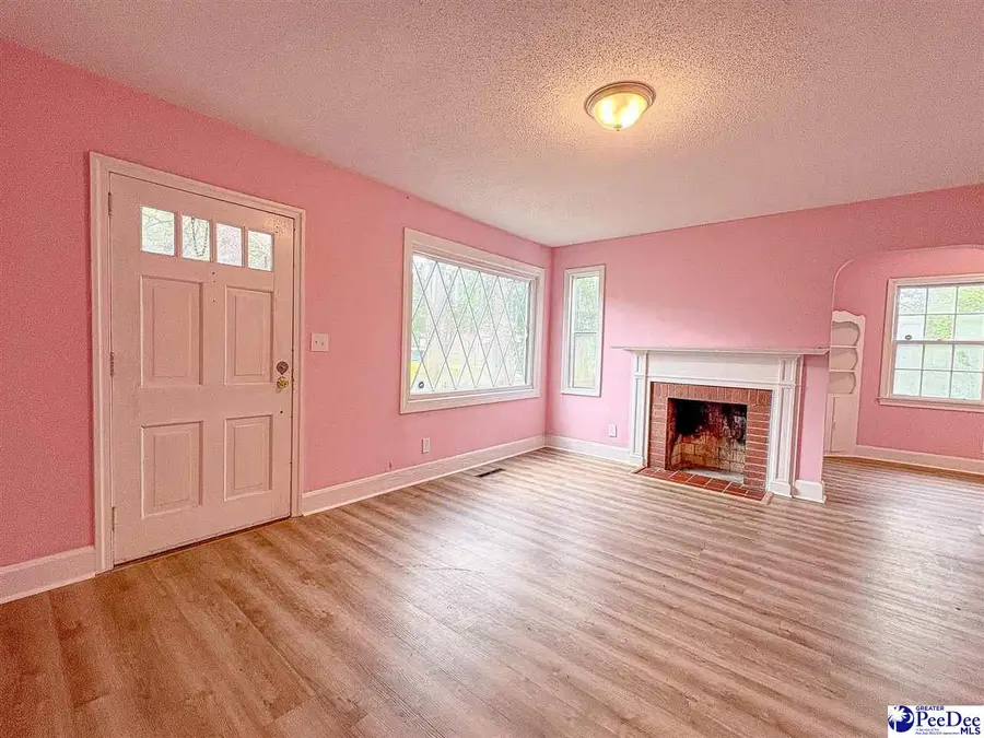 506 Taylor St, Lake City, SC 29560 - #3