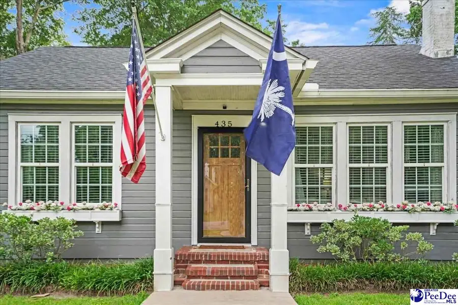 435 W College Ave, Hartsville, SC 29502 - #2