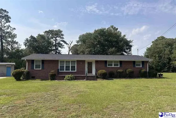 1030 W Lake Dr, Hartsville, SC 29505