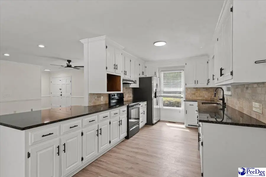 576 N Center Rd, Hartsville, SC 29550 - #3