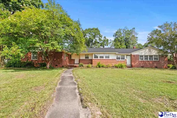 1601 Maple Dr, Dillon, SC 29536