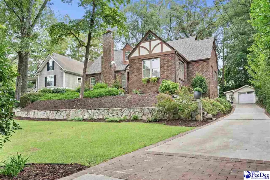 205 Greenwood Ave, Hartsville, SC 29550 - #2