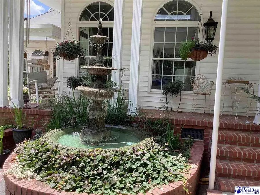 122 Spring St, Darlington, SC 29532 - #3