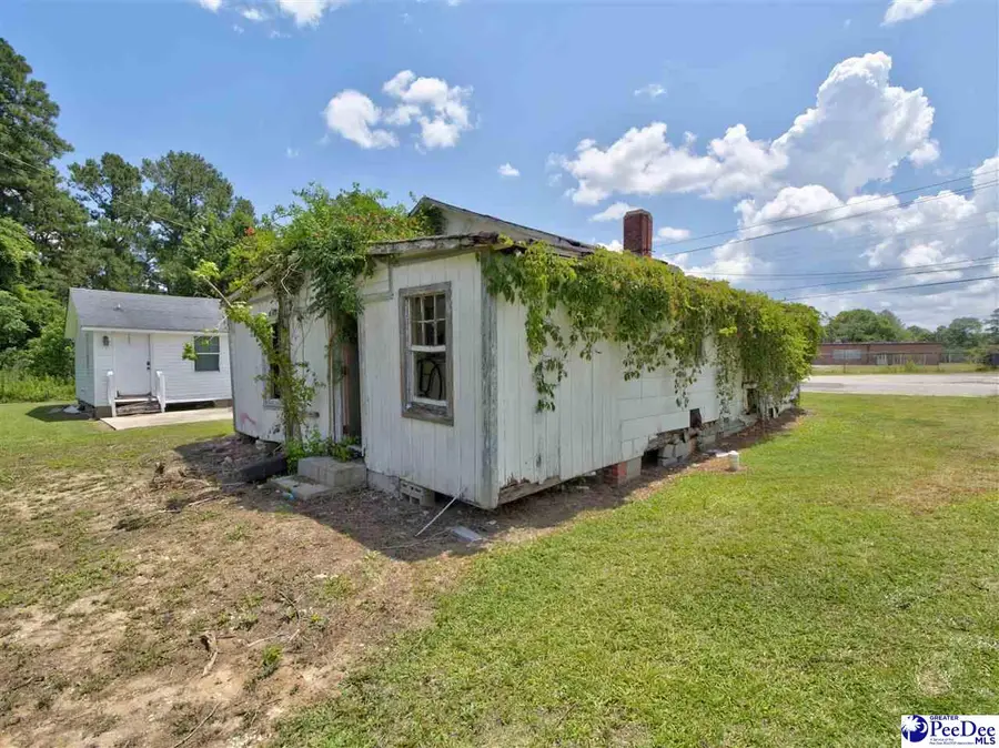 606 Jones Ave, Andrews, SC 29510 - #3