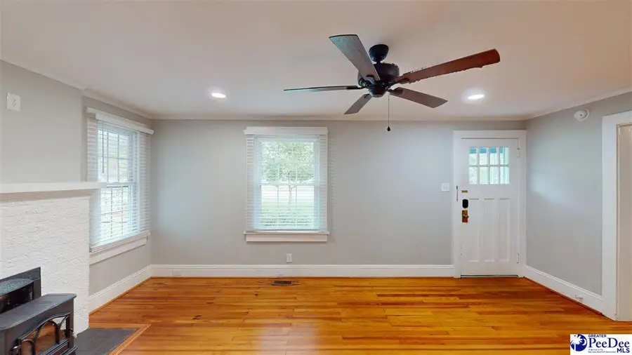543 W College Ave, Hartsville, SC 29550 - #2