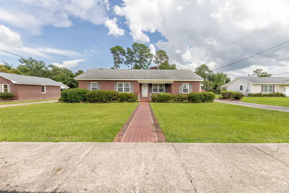 319 E Hampton Street, Elloree, SC 29047 - Image #1