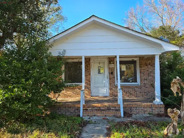 206 Harlem Street, Bishopville, SC 29010
