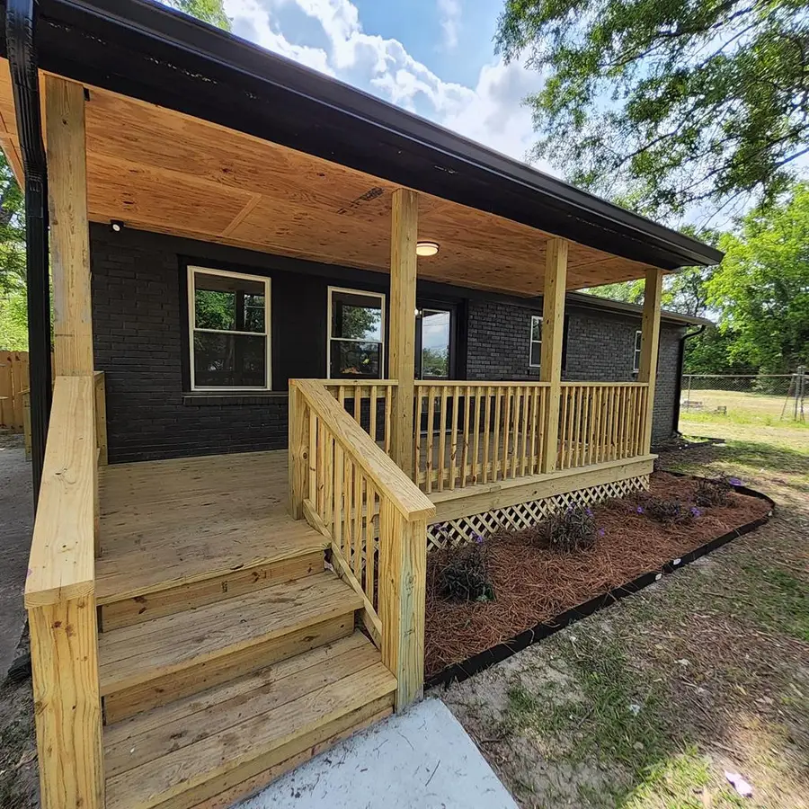 202 E Huggins Street, Manning, SC 29102 - #3