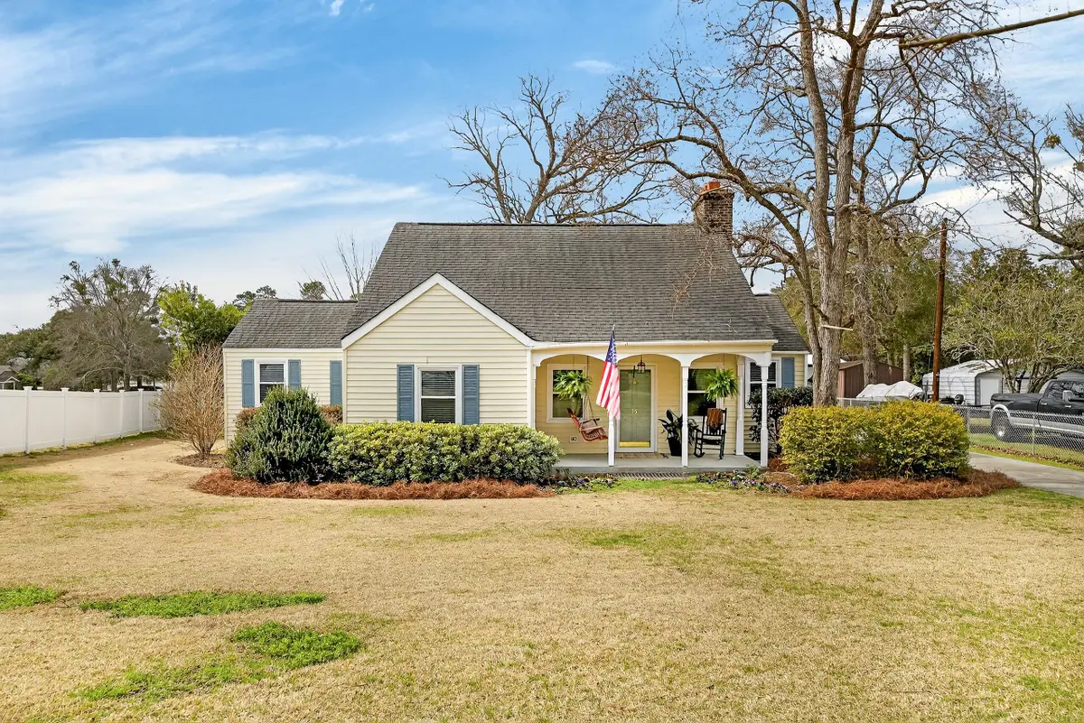 15 N Dukes Street, Summerton, SC 29148 - #1