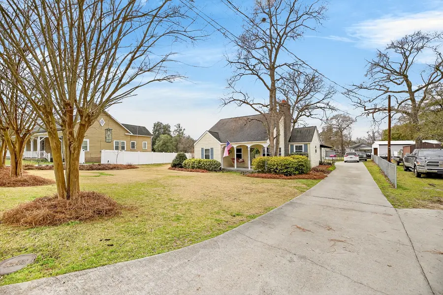 15 N Dukes Street, Summerton, SC 29148 - #2