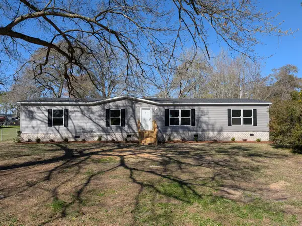 1284 Pocahontas Circle, Manning, SC 29102