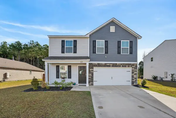 209 Carriagebrook Circle, Camden, SC 29020