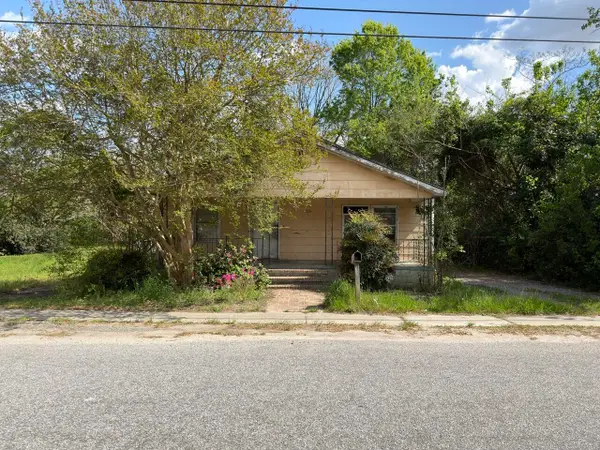 506 N Heyward Street, Bishopville, SC 29010