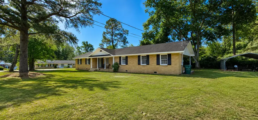 404 Darlington Street, Manning, SC 29102 - #3