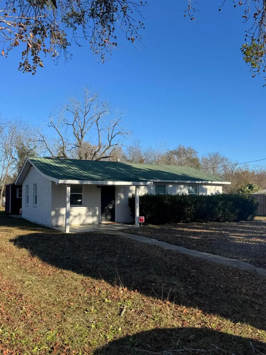 1137 M W Rickenbaker Road, Manning, SC 29102 - #2