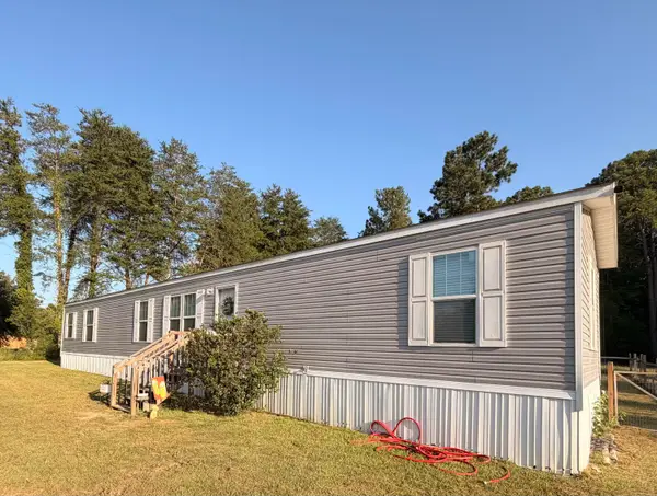 1405 Hidden Oaks Drive, Wedgefield, SC 29168