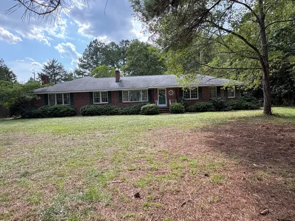 823 Park Avenue, Olanta, SC 29114