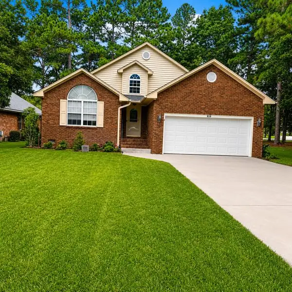 819 Bentwood Circle, Manning, SC 29102