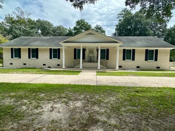 1300 Fulton Avenue, Kingstree, SC 29556