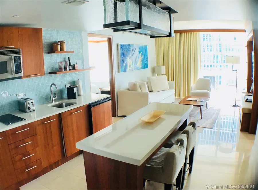 6801 Collins Ave #914, Miami Beach, FL 33141 - Image #2