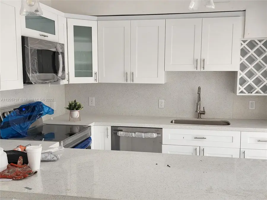 860 NE 142nd St, North Miami, FL 33161 - #3