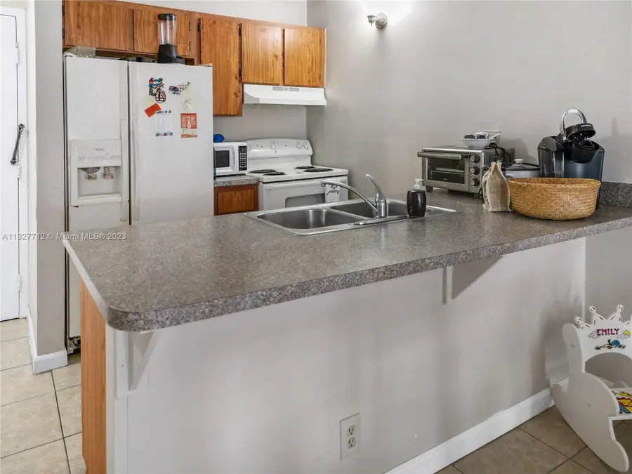 2701 Riverside Dr #516-B, Coral Springs, FL 33065 - Image #3