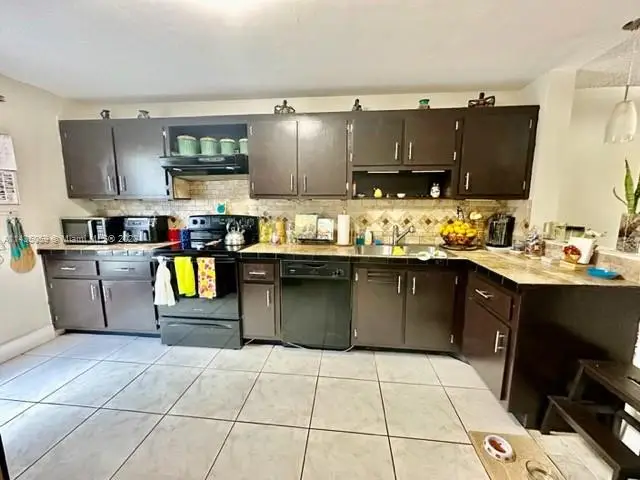 1177 NW 98th Ter #132, Pembroke Pines, FL 33024 - Image #2