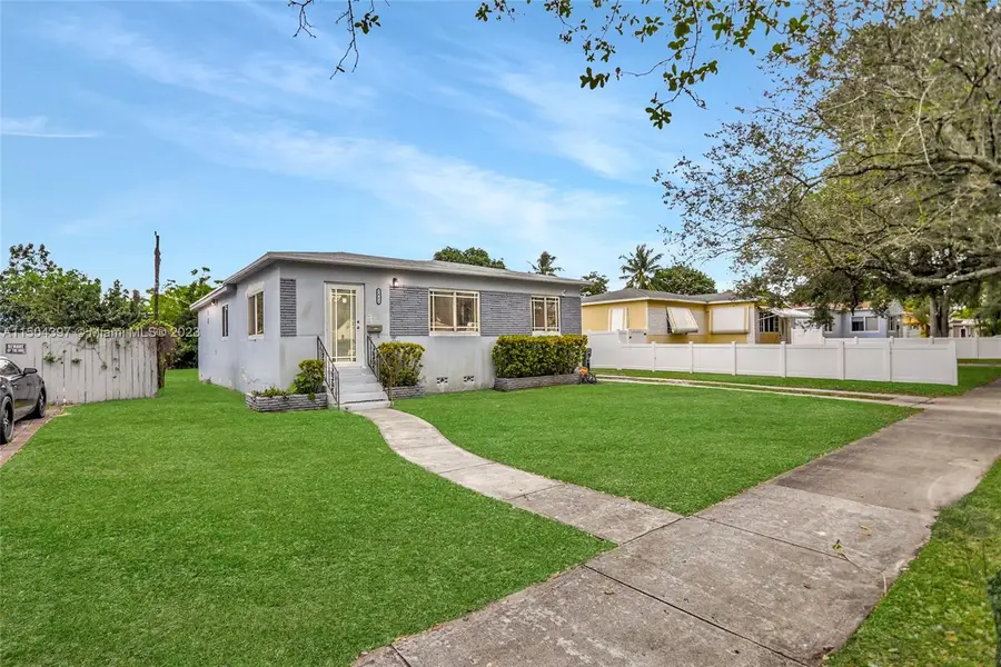 2462 Washington St, Hollywood, FL 33020 - #2