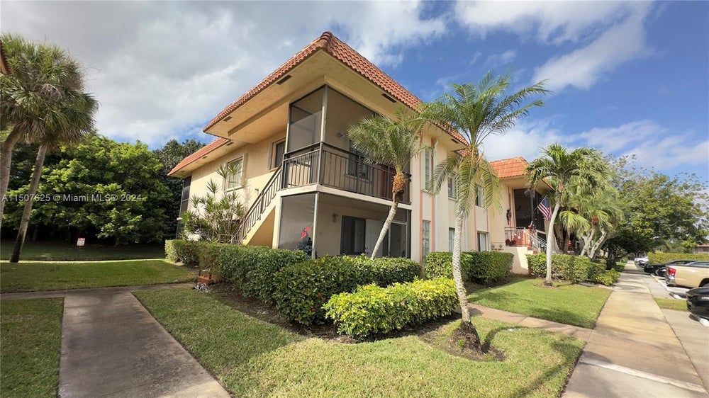 331 Lakeview Dr 101, Weston, FL 33326 ERA