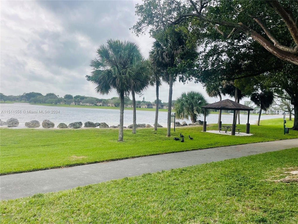 9719 Hammocks Blvd 106, Miami, FL 33196 ERA