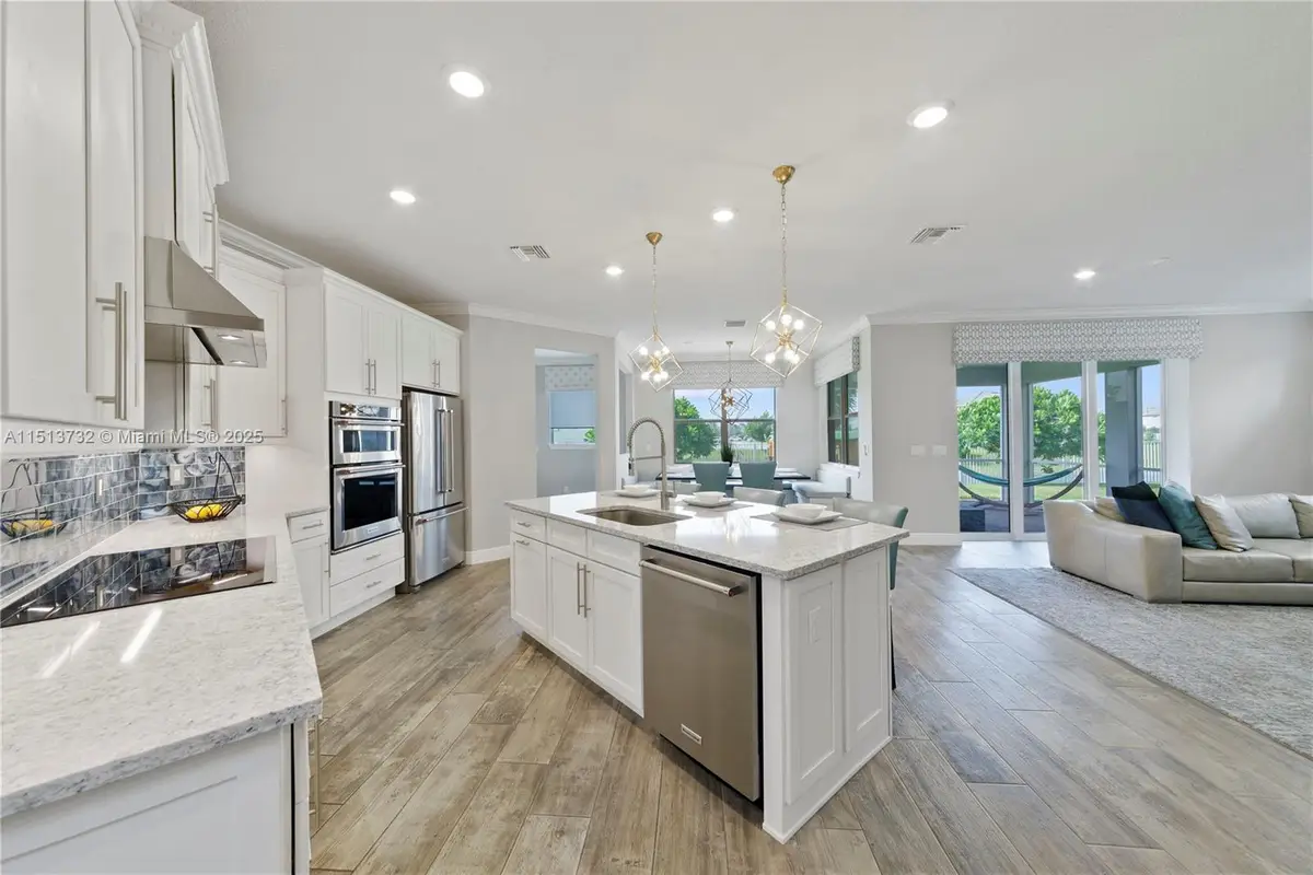 4534 Greenway Dr, Hollywood, FL 33021 - Image #1