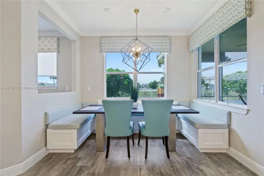 4534 Greenway Dr, Hollywood, FL 33021 - Image #2