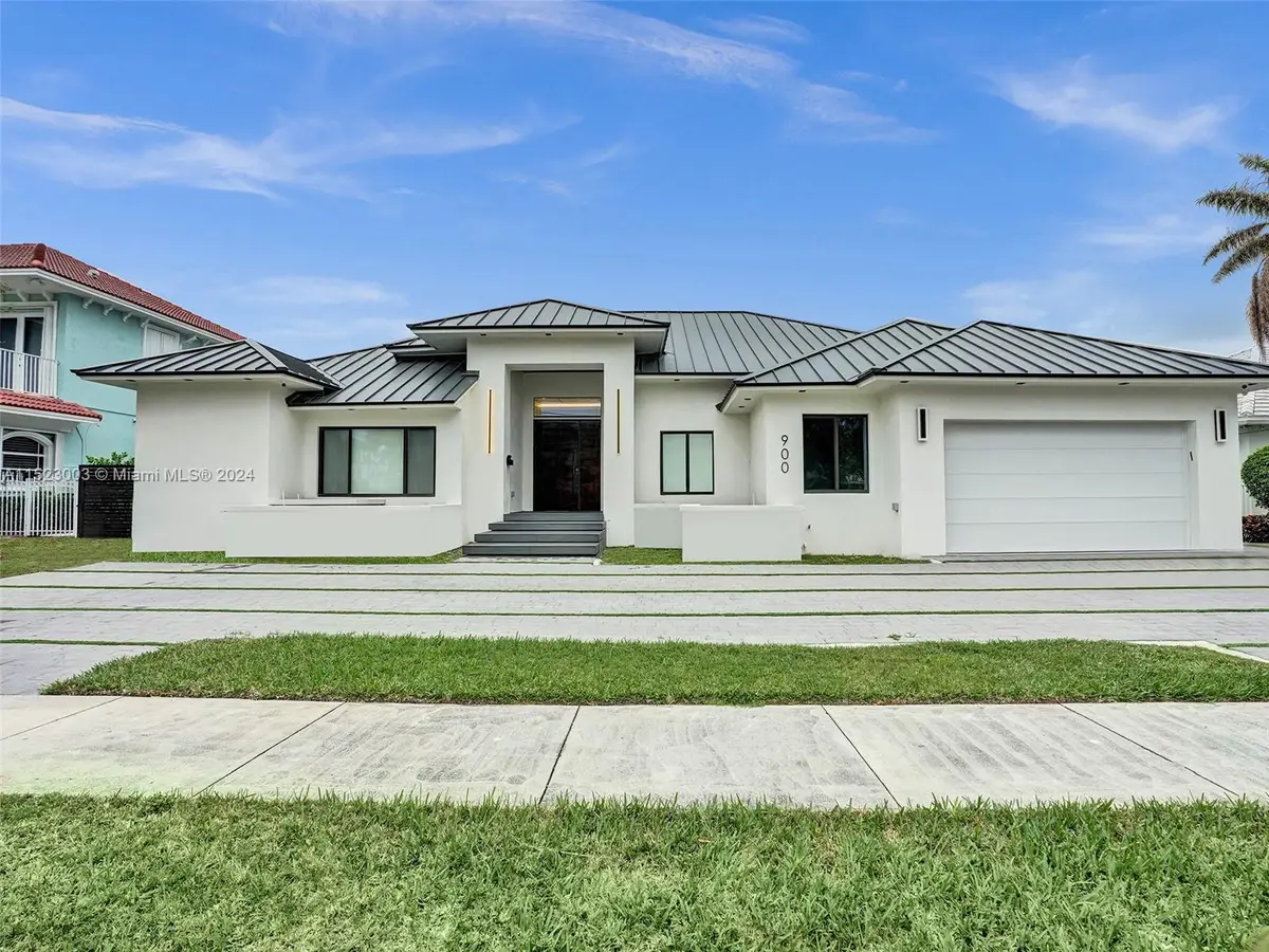 900 Washington St, Hollywood, FL 33019 - Image #1