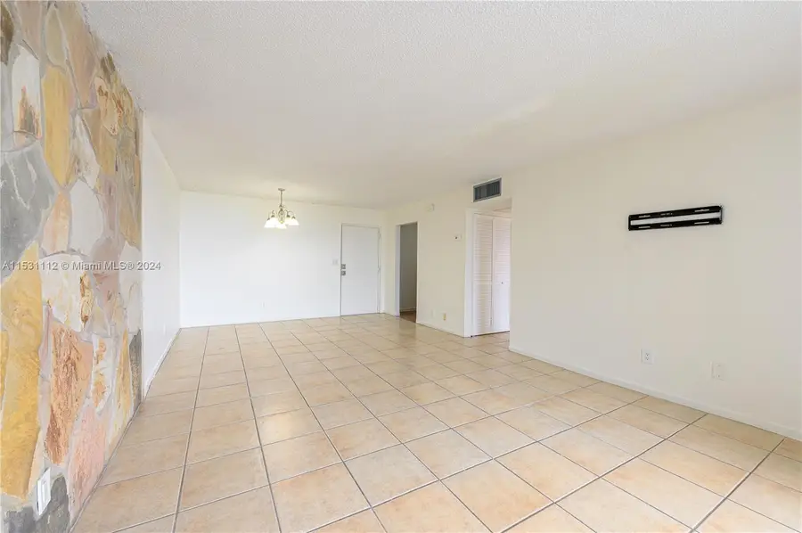 8411 NW 8th St #405, Miami, FL 33126 - Image #3