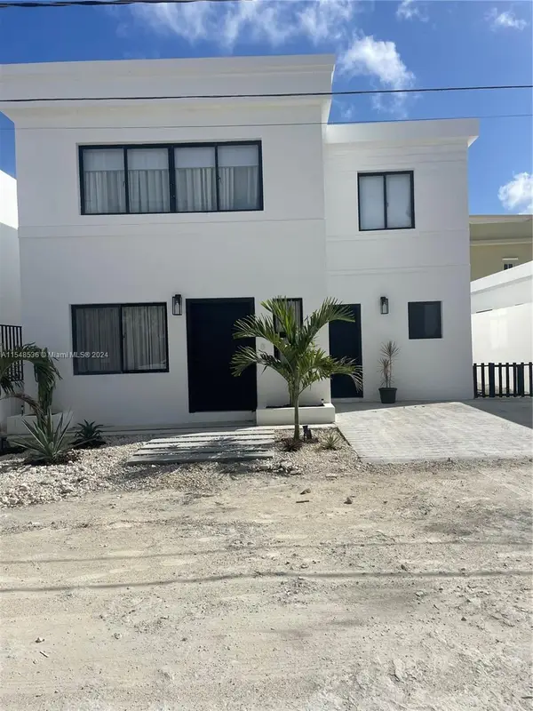 3 SW Calle El Sol, ,,  