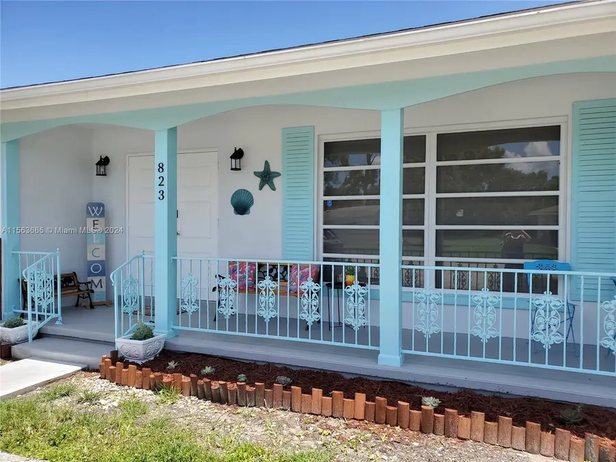 823 Lake Mcgregor Drive, Fort Myers, FL 33919 - Image #3